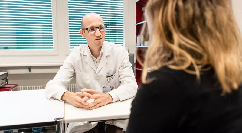 Dr. med. Thomas Mészáros ist der Leiter des neuen Teams Handchirurgie.