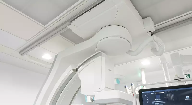 Lüftungsdecke in einem Eingriffsraum