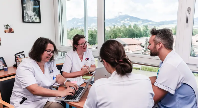 H24_seniors_service-de-liaison