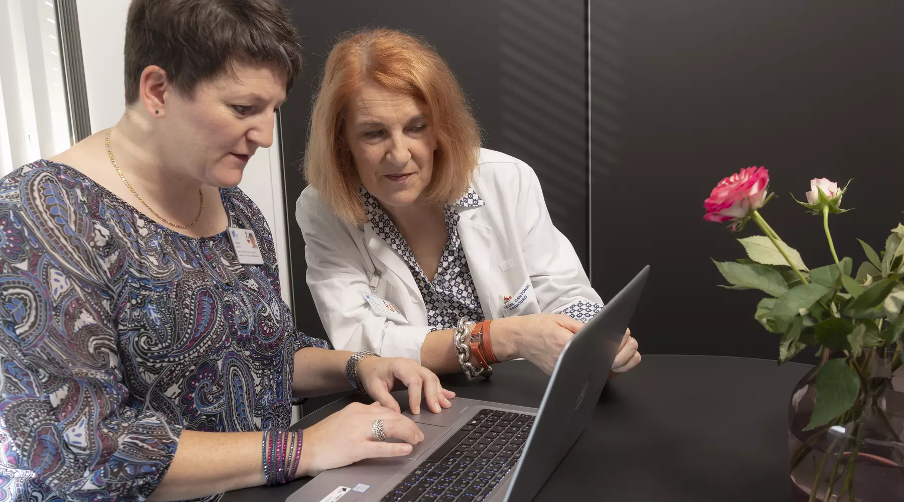  Suzanne Horlacher et la Prof. Harriet Thoeny