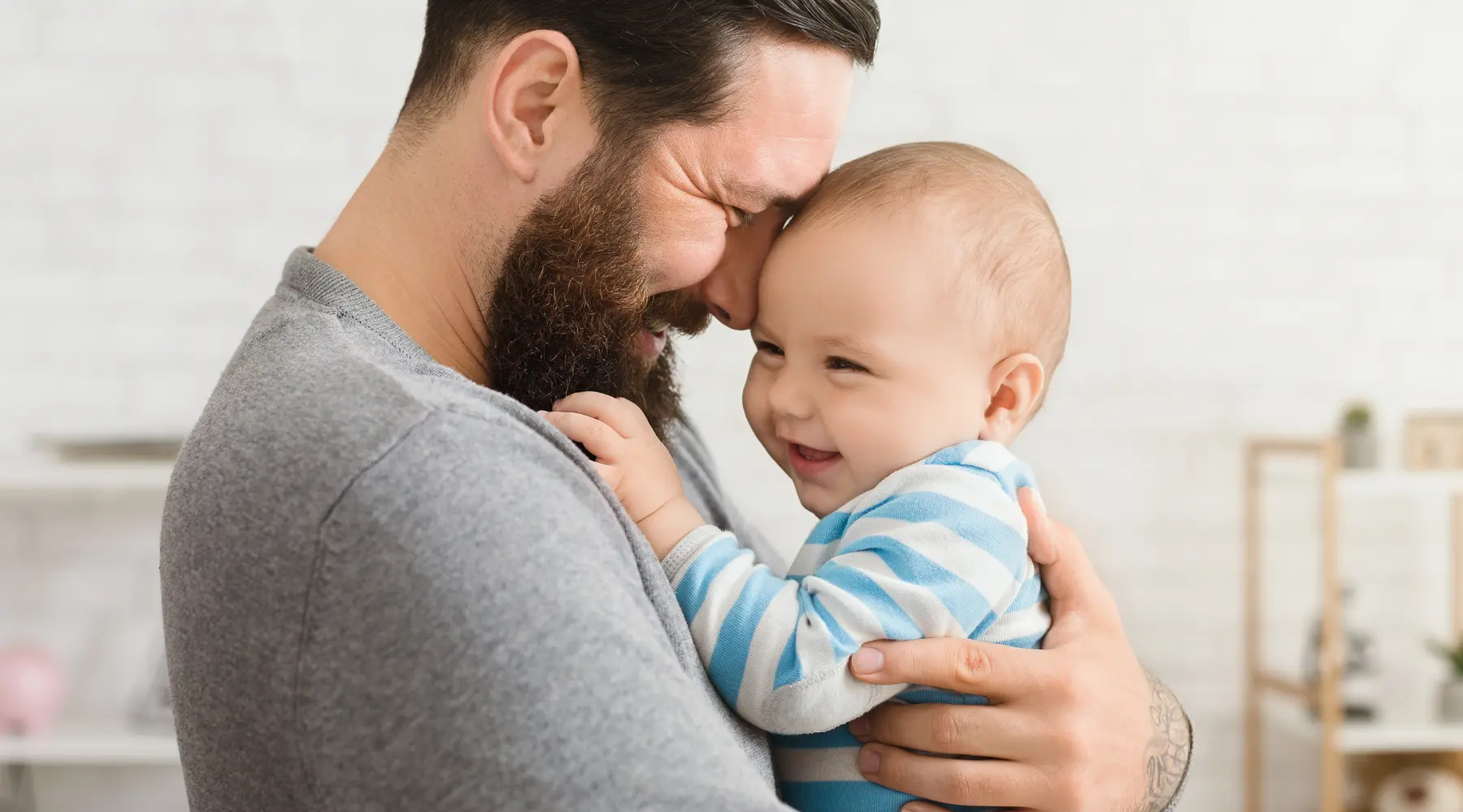 homme temps partiel bébé