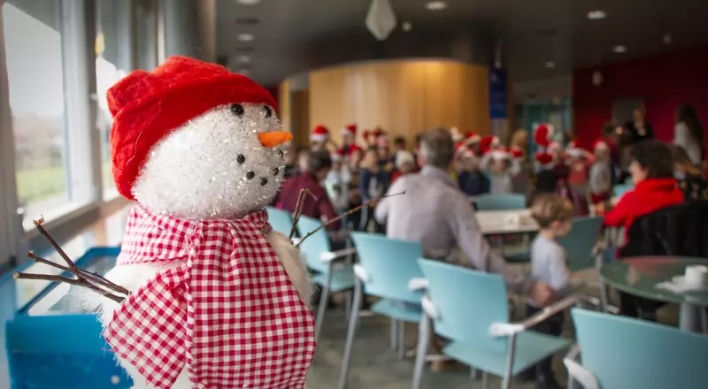 Musikalische Weihnachtsfeier für die Patienten des HFR Riaz