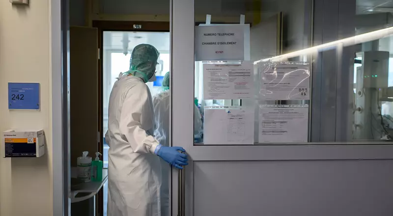 Le sas devant la chambre du patient