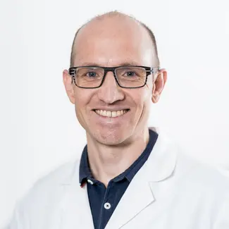 Dr. med. Thomas Mészáros Dr. med. Thomas Mészáros