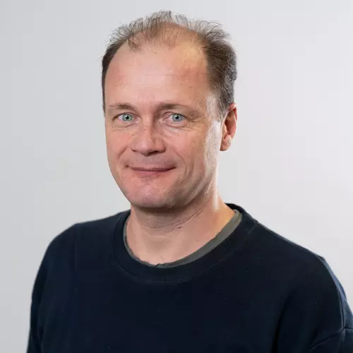 Dr Daniel Guntern